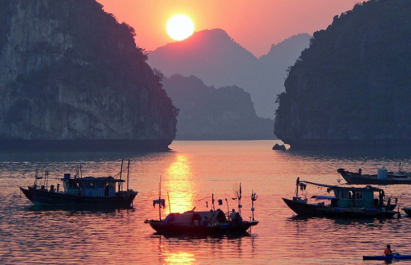 From Sunrise to Moonlight: A Day in Halong Bay